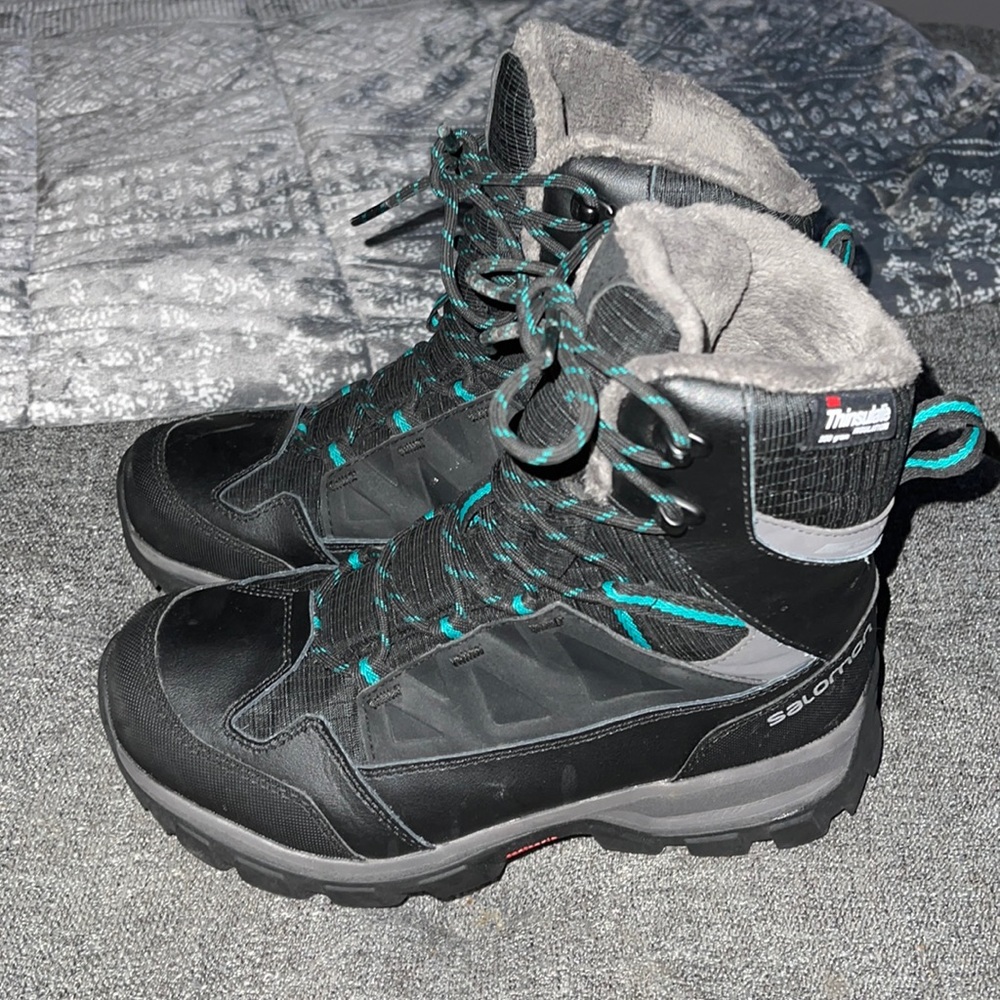 Salomon Thinsulate Winter Hiking Boots Womens sz 5.5